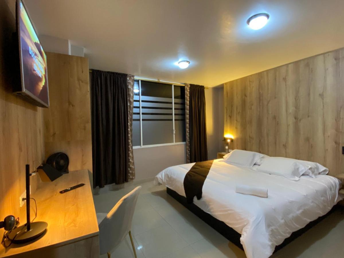 Hotel Wampushkar Zamora Dış mekan fotoğraf