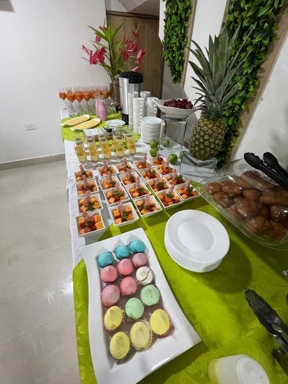 Hotel Wampushkar Zamora Dış mekan fotoğraf